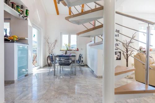 Atemberaubendes Penthouse auf zwei Etagen mit Whirlpool und Panoramablick