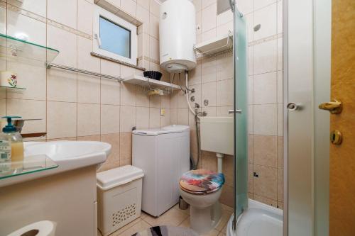 Bezauberndes Apartment nur 390 Meter zum Strand mit Meerblick, Waschmaschine