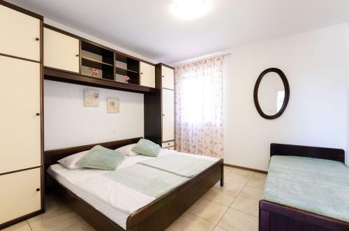 Mediterranes Apartment nur 300 Meter zum Strand mit Privatparkplatz, Grill, Klima