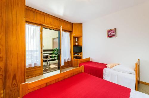 Komfortables Apartment nur 570 Meter zum Strand mit Privatparkplatz, Meerblick, Klima, WiFi