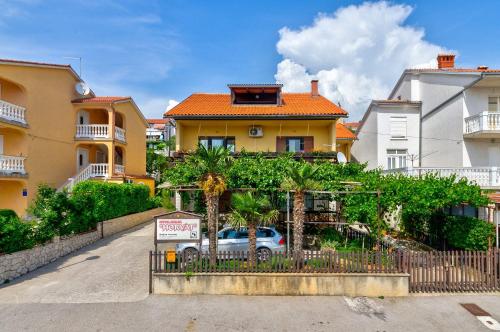 Komfortables Apartment nur 570 Meter zum Strand mit Privatparkplatz, Meerblick, Klima, WiFi