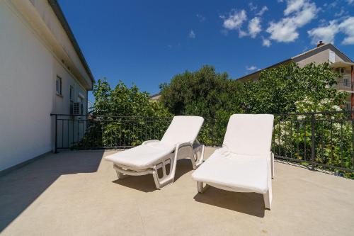 Großes Apartment nur 500 Meter zum Strand mit Meerblick, Parkplatz, Waschmaschine