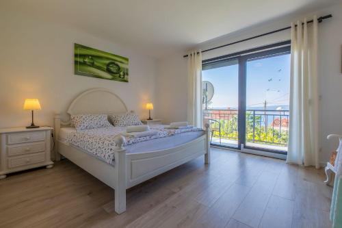 Großes Apartment nur 500 Meter zum Strand mit Meerblick, Parkplatz, Waschmaschine