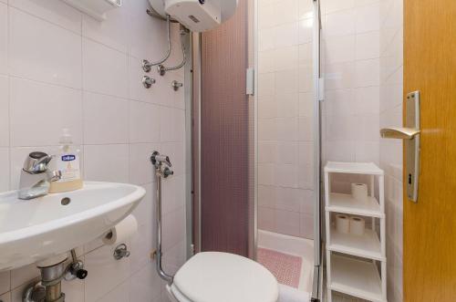 Romantisches Apartment mit mediterraner Terrasse, Privatparkplatz und Grillbereich