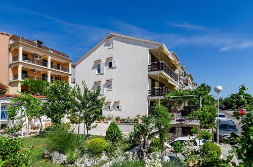 Romantisches Apartment mit mediterraner Terrasse, Privatparkplatz und Grillbereich