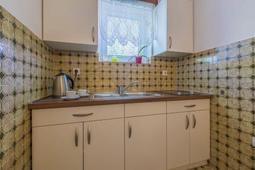 Malerisches Apartment nur 500 Meter zum Strand mit Meerblick, Grillbereich, Parkplatz