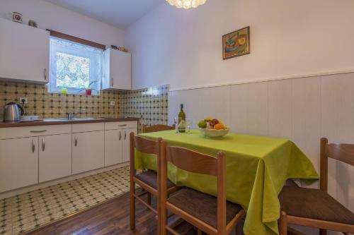 Malerisches Apartment nur 500 Meter zum Strand mit Meerblick, Grillbereich, Parkplatz