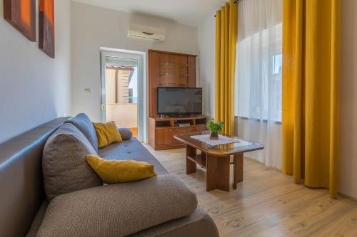 Besonderes Apartment nur 350 Meter zum Strand mit Meerblick, Babybett, Parkplatz