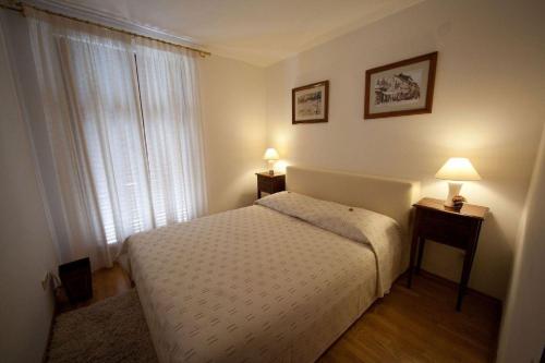 Rustikales Apartment nur 80 Meter zum Strand mit Meerblick, Waschmaschine, Klima
