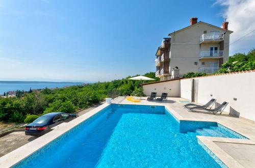 Traumhaftes Apartment nur 600 Meter zum Sandstrand mit Gym, Meerblick, Pool
