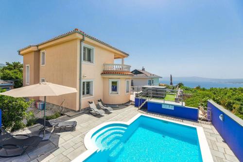 Luxusvilla mit Privatpool, Whirlpool, Meerblick, Billard, Fitnessgeräte, Garage
