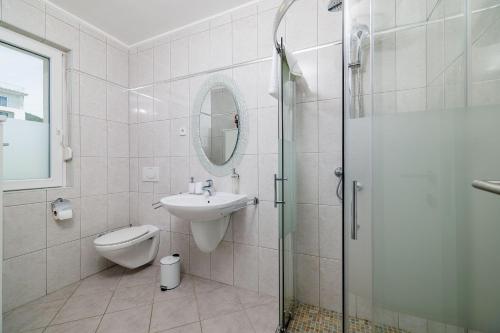 Luxusvilla mit Privatpool, Whirlpool, Meerblick, Billard, Fitnessgeräte, Garage
