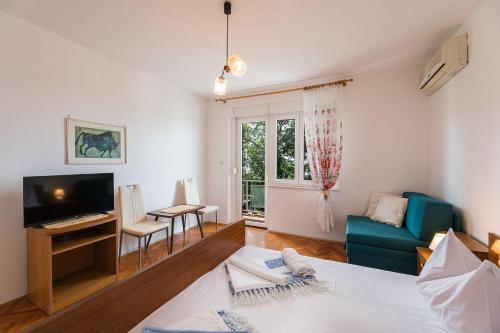 Lauschiges Apartment nur 300 Meter zum Sandstrand mit Meerblick und Parkplatz