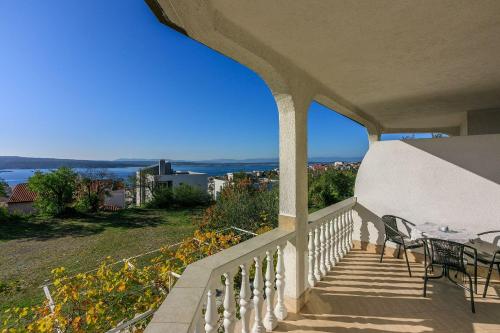 Charmantes Apartment mit Meerblick, Privatparkplatz, Garten und Grill