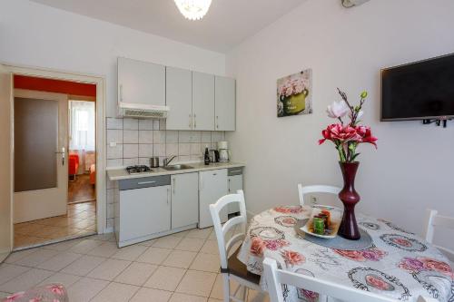 Cozy Apartment nur 200 Meter zum Sandstrand mit Meerblick und Parkplatz