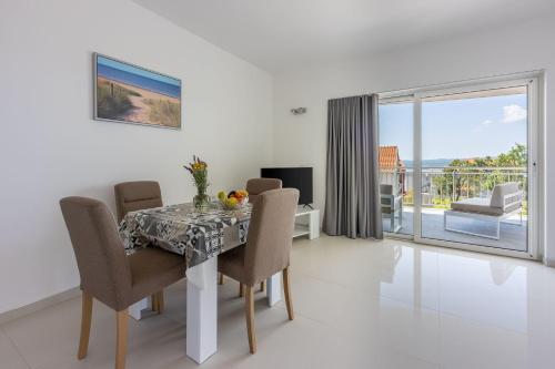 Faszinierendes Apartment mit Grillbereich, Meerblick, Parkplatz, Waschmaschine
