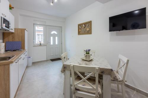 Zentrales Apartment nur 250 Meter zum Strand mit Privatparkplatz