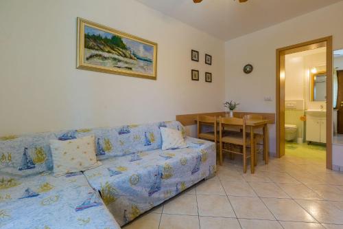 Vintage-Style Apartment nur 70 Meter zum Strand mit Meerblick und Parkplatz
