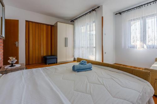 Komfortables Apartment mit Meerblick, Garten, Grillberich und Parkplatz
