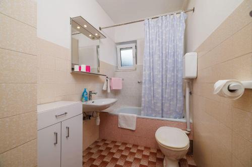 Mediterranes Apartment nur 260 Meter zum Strand mit Grill, Klima, WiFi