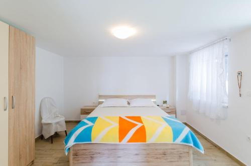Helles Apartment nur 240 Meter zum Strand mit Meerblick, Grill, Privatparkplatz