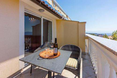 Helles Studio-Apartment mit traumhaften Meerblick, Privatparkplatz, Grill