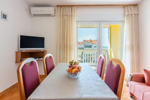 Cozy Apartment nur 800 Meter zum Strand mit Meerblick, Grill, Privatparkplatz