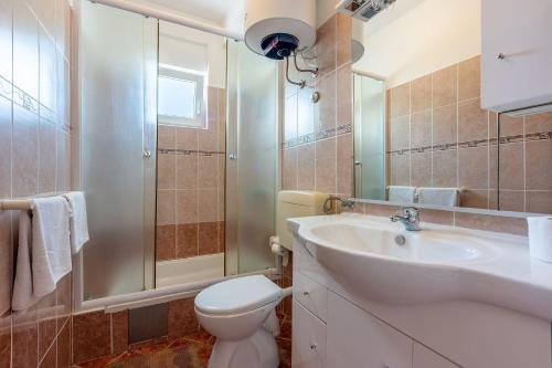 Cozy Apartment nur 800 Meter zum Strand mit Meerblick, Grill, Privatparkplatz