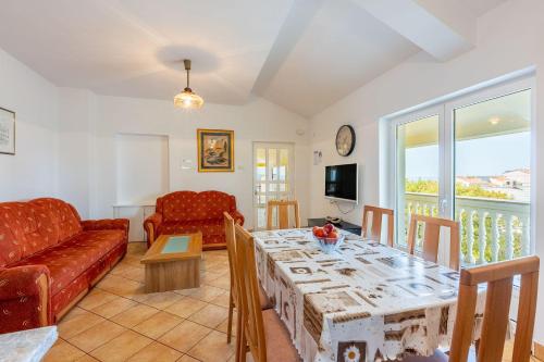 Charmantes Apartment nur 800 Meter zum Strand mit herrlichem Meerblick