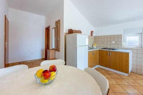Besonderes Studio-Apartment nur 800 Meter zum Strand mit Meerblick, Parkplatz, Grill
