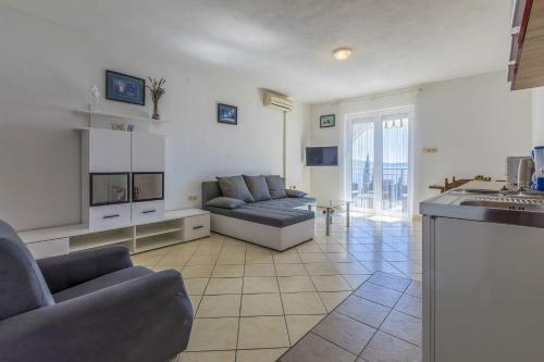 Herrliches Apartment in atemberaubender Lage nur 80 Meter zum Strand mit Pool