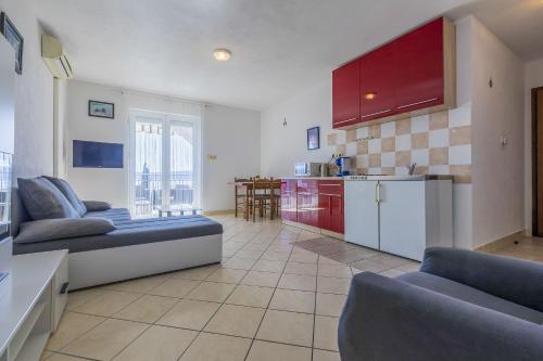 Herrliches Apartment in atemberaubender Lage nur 80 Meter zum Strand mit Pool