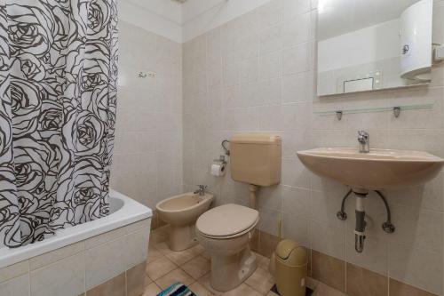 Herrliches Apartment in atemberaubender Lage nur 80 Meter zum Strand mit Pool
