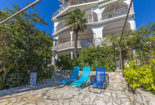 Traumhaftes Apartnent nur 80 Meter zum Strand mit Pool und Meerblick