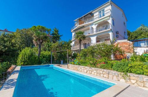 Traumhaftes Apartnent nur 80 Meter zum Strand mit Pool und Meerblick