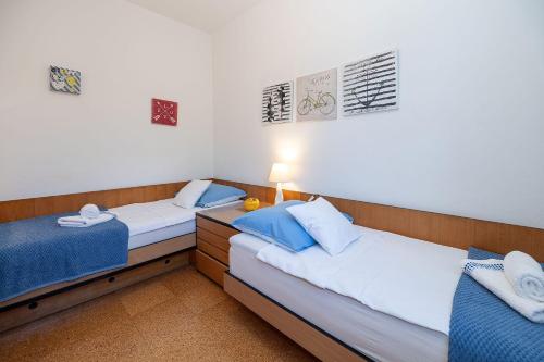 Beeindruckendes Ferienhaus nur 80 Meter zum Strand mit mediterranem Garten und Chillout-Bereich