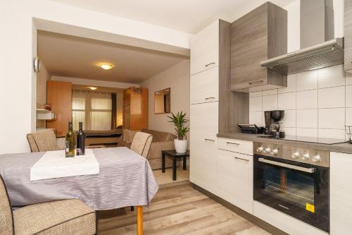 Süßes Studio-Apartment 800 Meter zum Strand mit Waschmaschine und Parkplatz