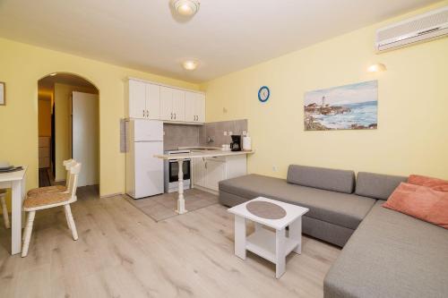 Komfortables Apartment mit Meerblick, Klima, WiFi und Waschmaschine