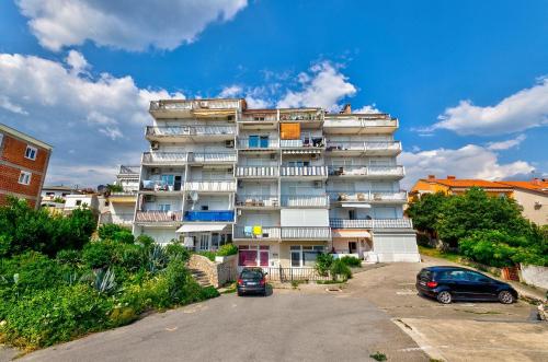 Komfortables Apartment mit Meerblick, Klima, WiFi und Waschmaschine