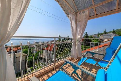 Dachgeschoss Apartment nur 450 Meter zum Sandstrand mit Meerblick und Klima