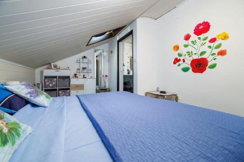 Dachgeschoss Apartment nur 450 Meter zum Sandstrand mit Meerblick und Klima