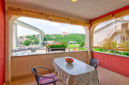 Liebevolles Apartment nur 500 Meter zum Strand mit Privatparkplatz, WiFi, Klima