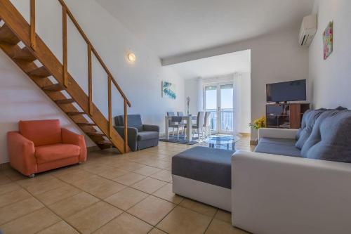Faszinierendes Apartment nur 80 Meter zum Strand mit Meerblick, Pool, Parkplatz