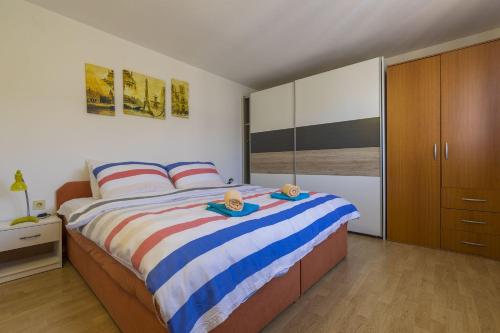 Faszinierendes Apartment nur 80 Meter zum Strand mit Meerblick, Pool, Parkplatz