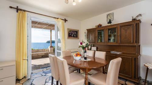 Beach house Lozica by Villas Guide