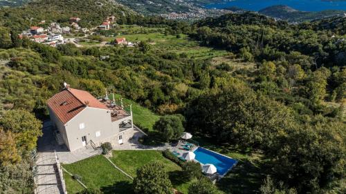 Villa Sunrise by Villas Guide