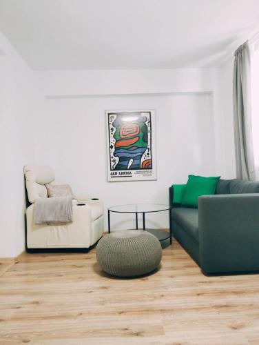2-room, garden, close to the center