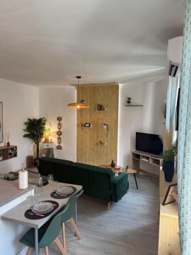Cozy & air-conditioned 2 room apartment Patte d'Oie quiet neighborhood