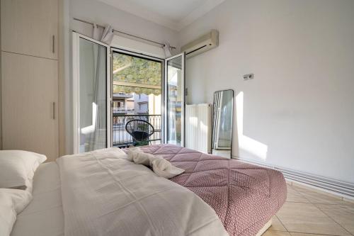 Central Nea Smyrni 2BR Apt-Near Transport by ΜΡS