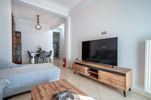 Central Nea Smyrni 2BR Apt-Near Transport by ΜΡS